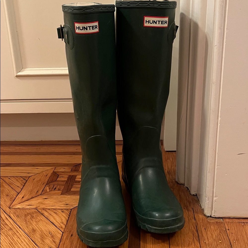 Hunter Women’s Original Tall Rain Boots with fleece liner sock 6 Hunter Green